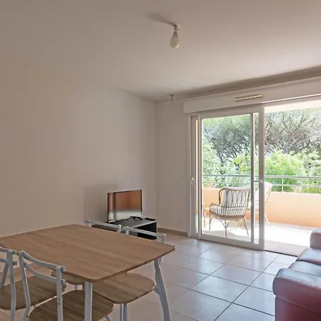 Apartment Dans Avec Piscine Terra Cais Frejus